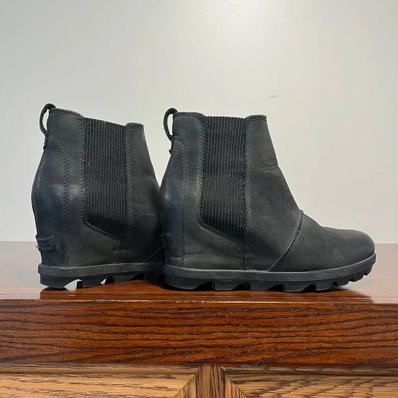 SOREL Boots - Picture 2 of 5